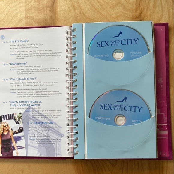 Sex and the City: The Complete Series - Picture 3 of 9